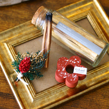 画像をギャラリービューアに読み込む, Positive Energy Palo Santo Bottle & Holder Holy Christmas set