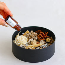 画像をギャラリービューアに読み込む, Positive Energy Palo Santo Potpourri Box フレグランスオイル付き (ロータスの香り)