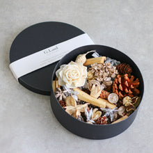 画像をギャラリービューアに読み込む, Positive Energy Palo Santo Potpourri Box フレグランスオイル付き (ロータスの香り)