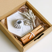 画像をギャラリービューアに読み込む, Positive Energy Palo Santo Gift set -Frost