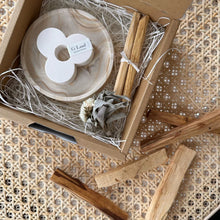画像をギャラリービューアに読み込む, Positive Energy Palo Santo Gift set -Frost