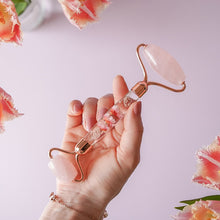 画像をギャラリービューアに読み込む, Crystal Face Roller <Rose quartz> <Flower>.