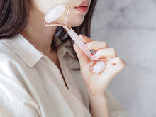 画像をギャラリービューアに読み込む, Crystal Face Roller <Rose quartz> <Natural>.