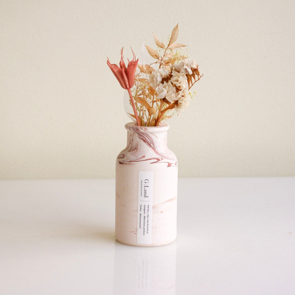 バカラ　ピンクカメオ花紋　花瓶　フラワーベース 花瓶 DGマコベース 幅10×奥行6.5×高さ13.5cm ガラス （ 花びん