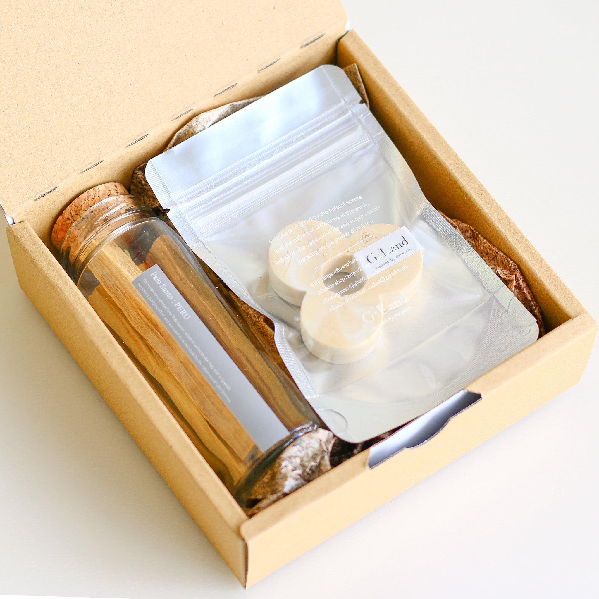【選べるホルダー】Positive Energy Palo Santo Bottle & Eco Stone Holder set